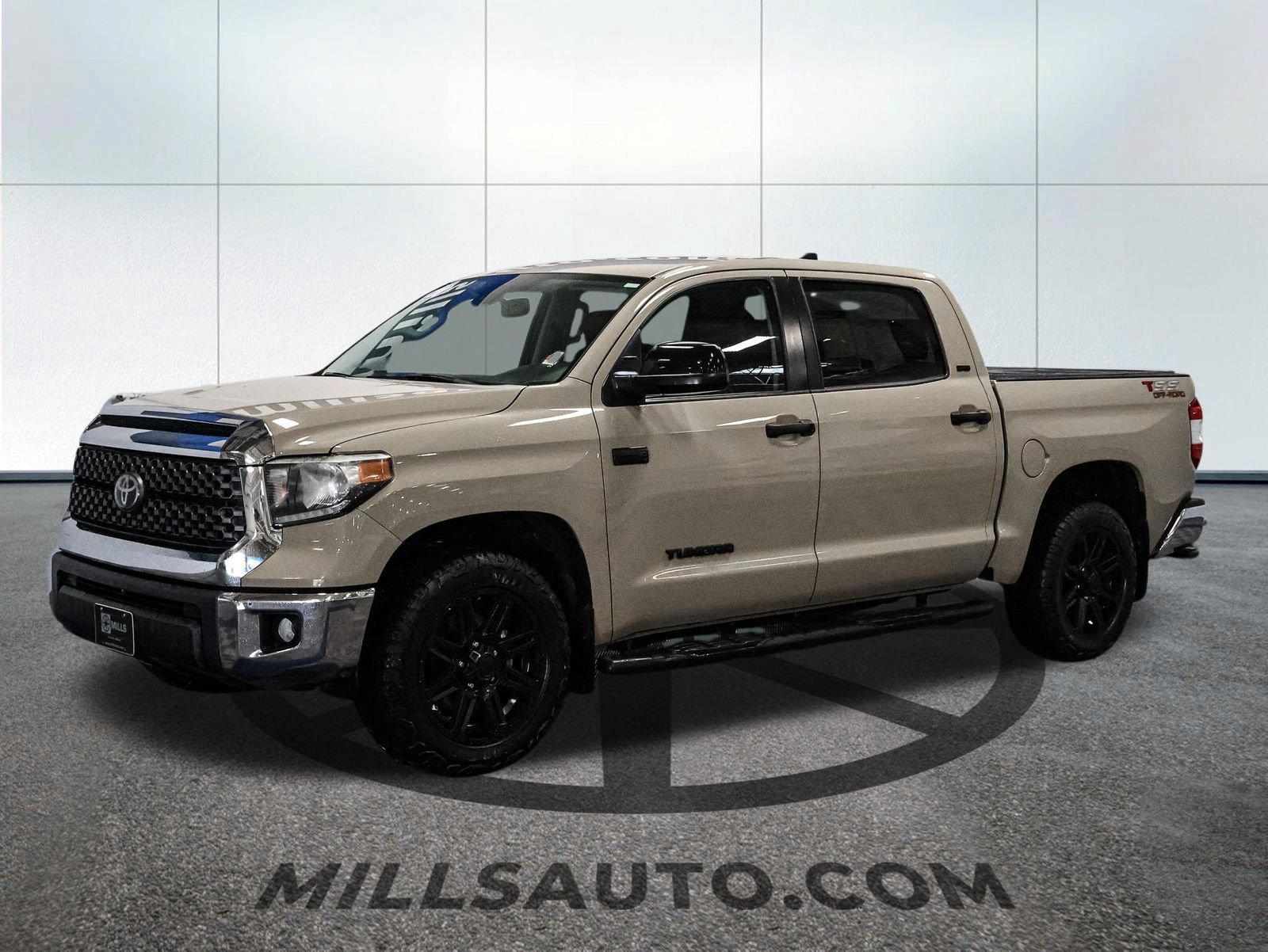 Used 2020 Toyota Tundra SR5 w/ SR5 Leather Package RWD image 2