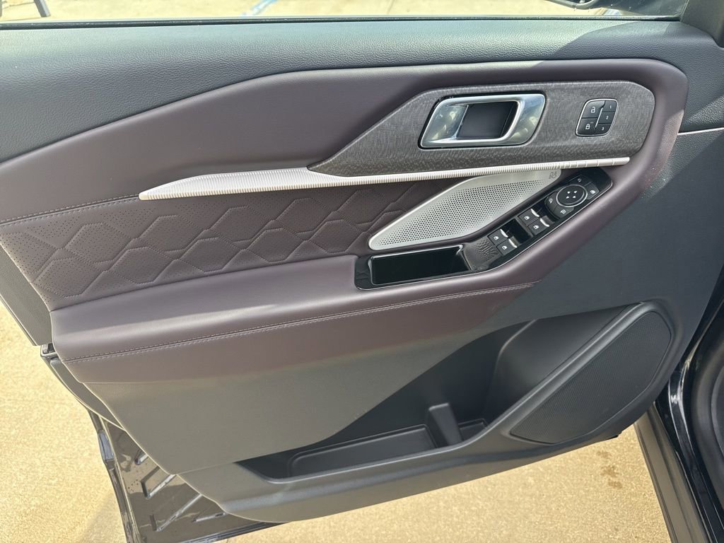 Certified 2025 Ford Explorer Platinum w/ Ultimate Package image 9