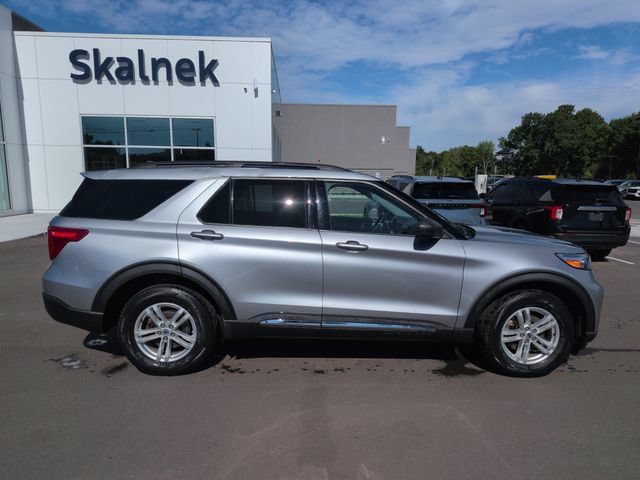 Certified 2023 Ford Explorer XLT w/ Equipment Group 202A AWD/4WD image 8