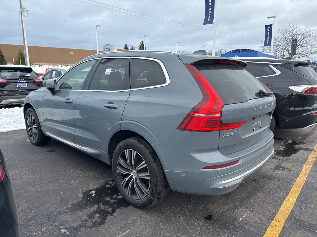 Used 2022 Volvo XC60 B5 Inscription image 5
