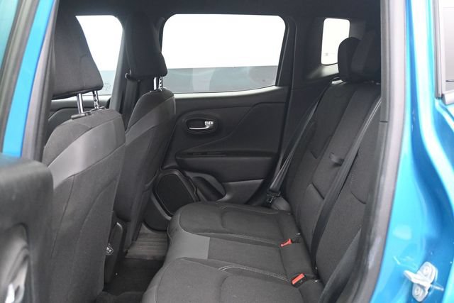 Used 2022 Jeep Renegade Altitude w/ Convenience Group AWD/4WD image 5