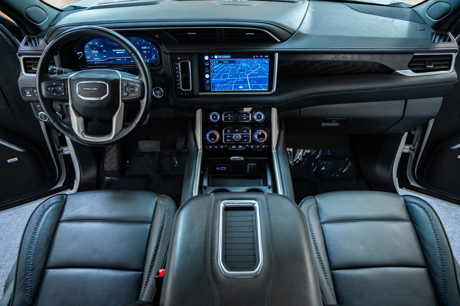 Used 2022 GMC Yukon Denali w/ Denali Premium Package AWD/4WD image 28