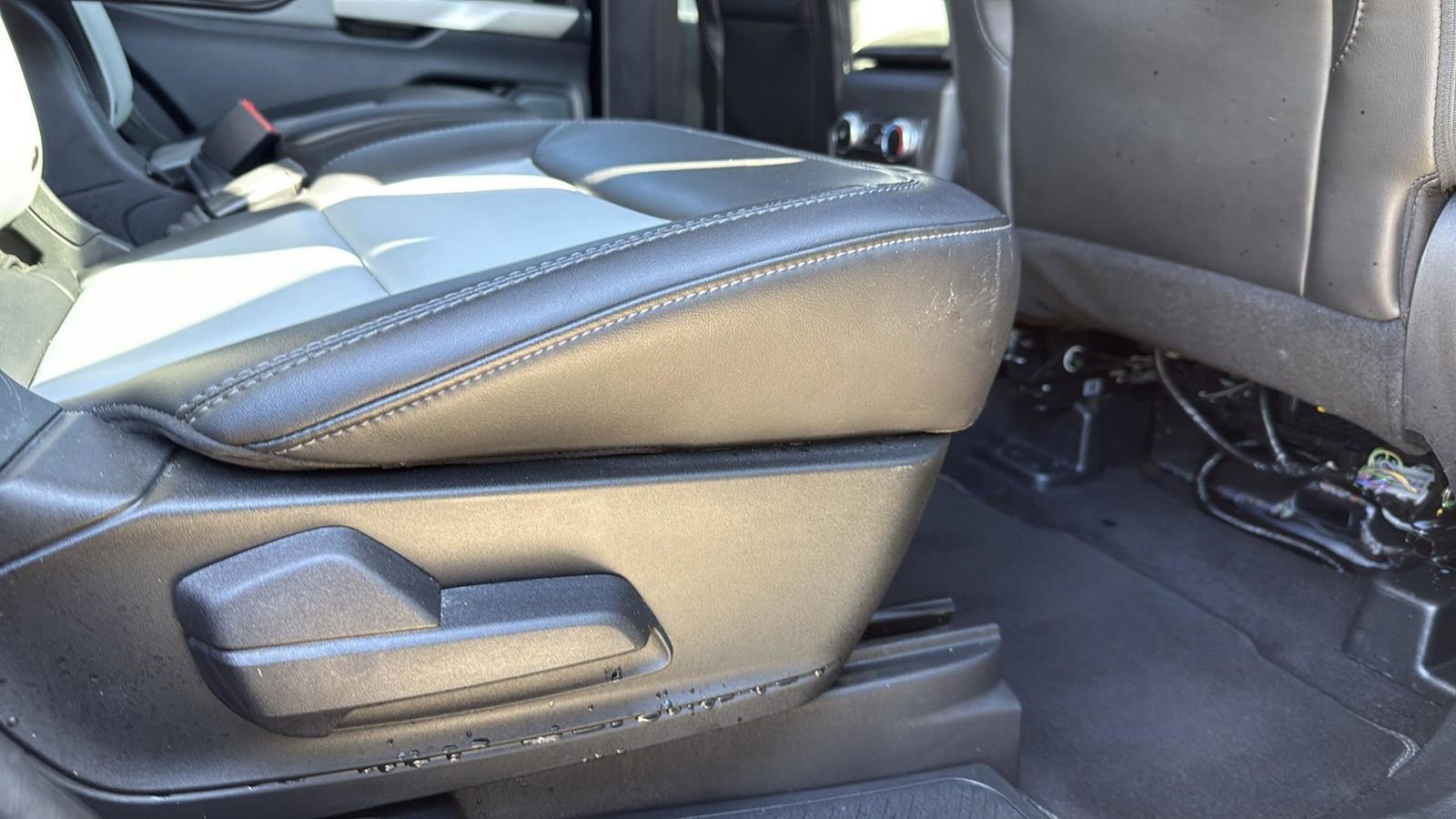 Certified 2023 Ford Explorer XLT w/ Equipment Group 202A image 23