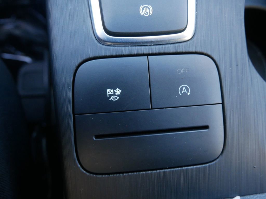 Certified 2020 Ford Escape SE image 21