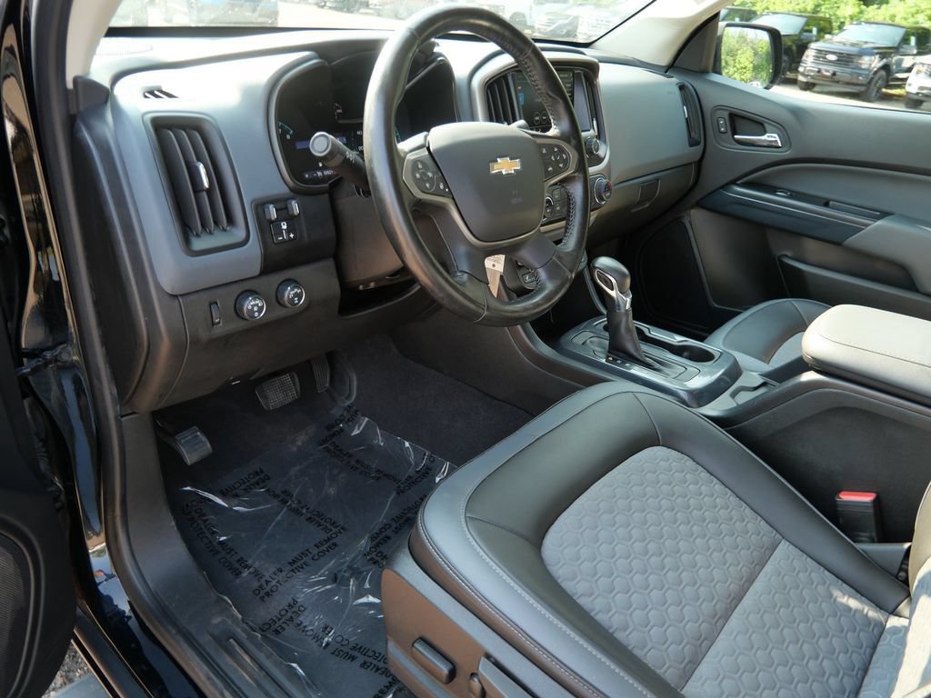 Used 2022 Chevrolet Colorado Z71 AWD/4WD image 3