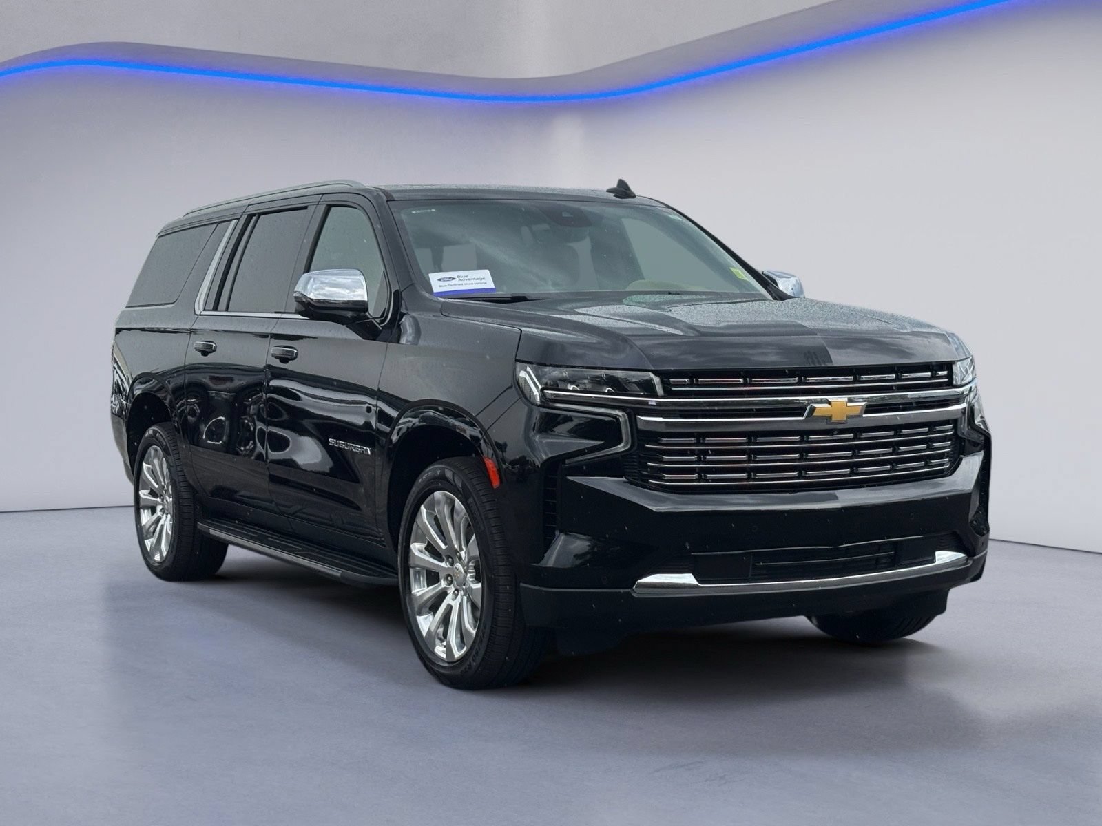 Used 2023 Chevrolet Suburban Premier w/ Premium Package 2 AWD/4WD image 5