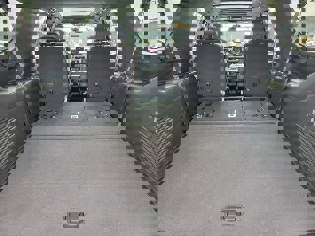 Used 2021 Chevrolet Suburban LT image 25