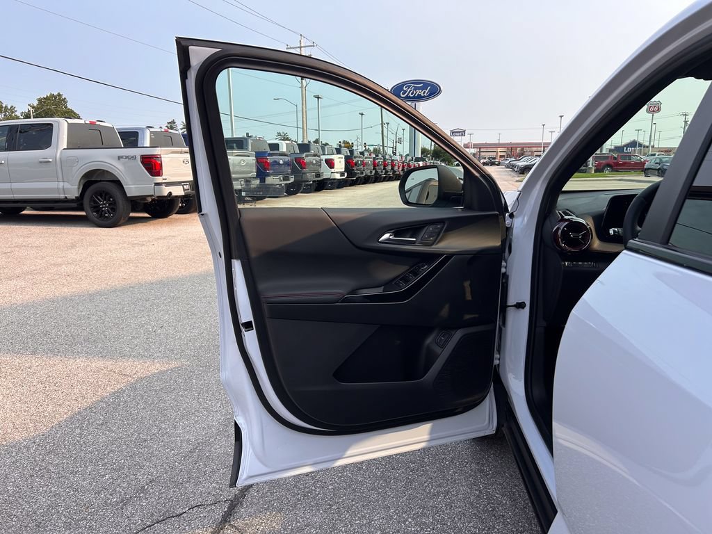 Used 2026 Chevrolet Equinox RS w/ Convenience Package III AWD/4WD image 12