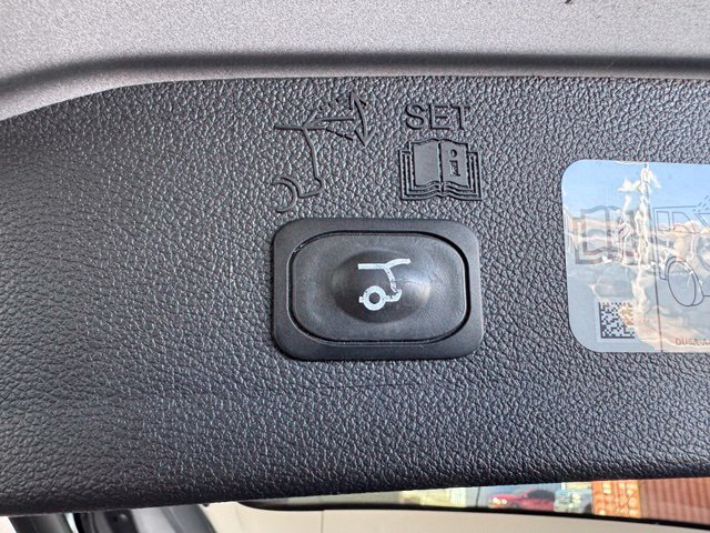 Certified 2019 Ford Escape Titanium FWD image 25