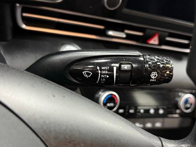 Used 2022 Hyundai Elantra SEL image 20