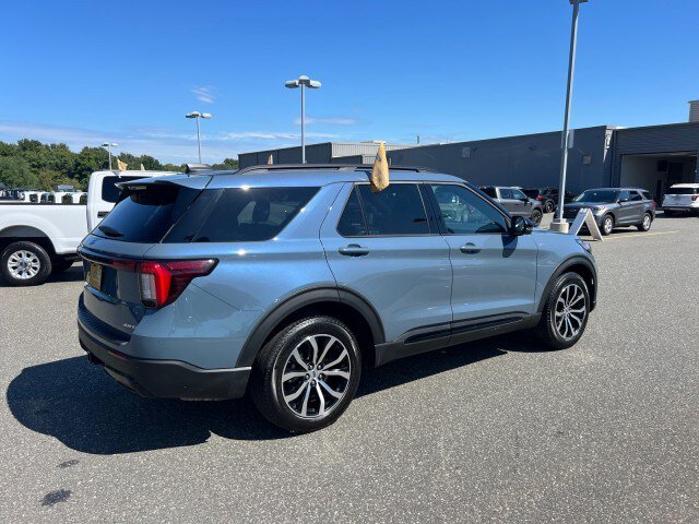 Certified 2026 Ford Explorer ST-Line AWD/4WD image 5