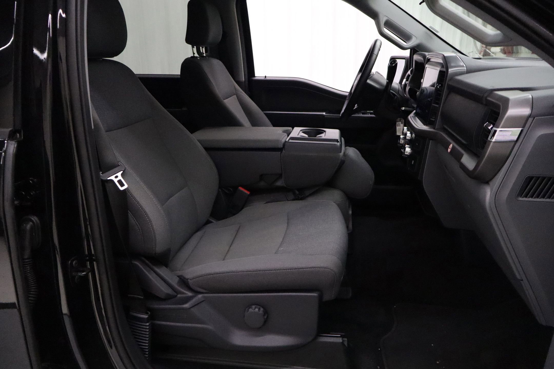 Certified 2025 Ford F150 XLT w/ Equipment Group 301A Standard image 28