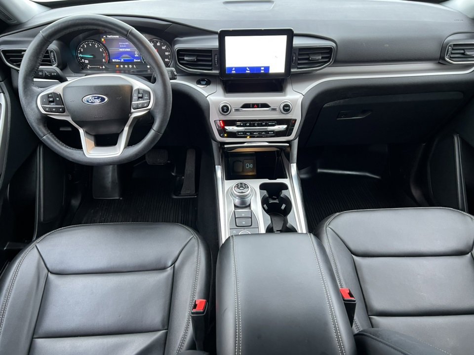 Certified 2023 Ford Explorer XLT w/ Equipment Group 202A image 3