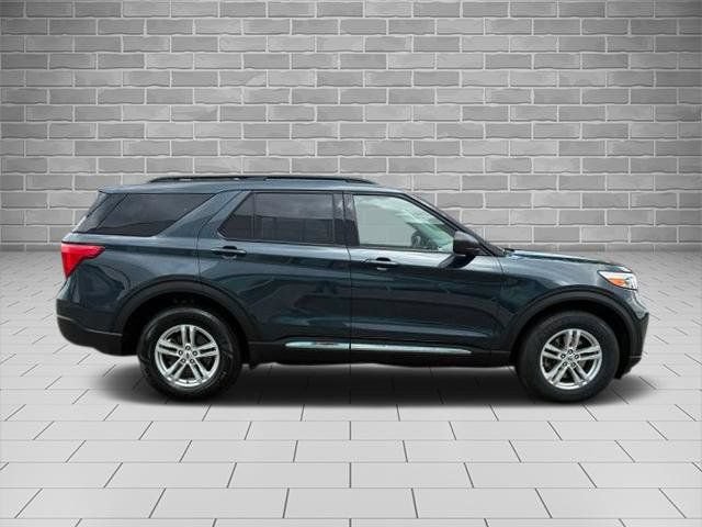 Certified 2023 Ford Explorer XLT w/ Equipment Group 202A AWD/4WD image 4