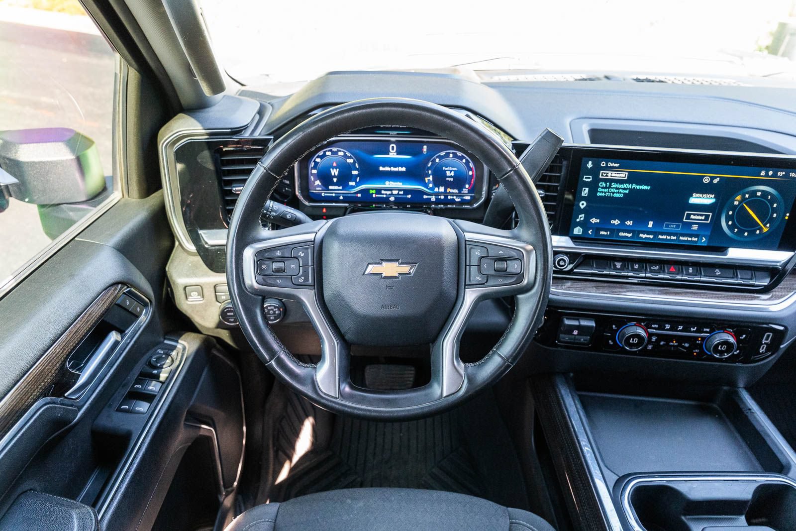 Used 2024 Chevrolet Silverado 2500 LT AWD/4WD image 24