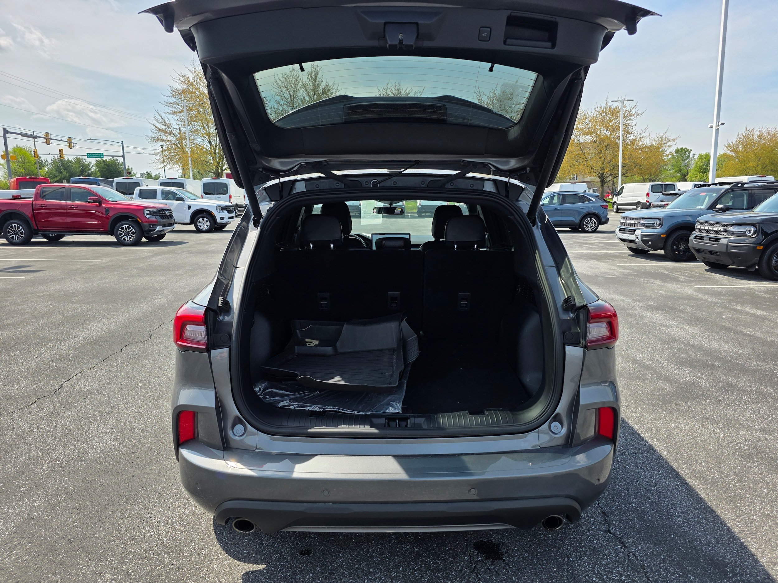 Certified 2024 Ford Escape ST-Line w/ Tech Pack #1 AWD/4WD image 9