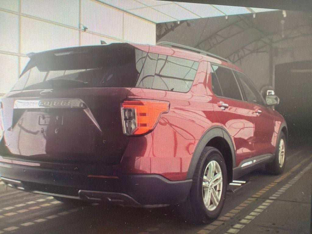 Certified 2022 Ford Explorer XLT w/ Equipment Group 202A RWD image 2