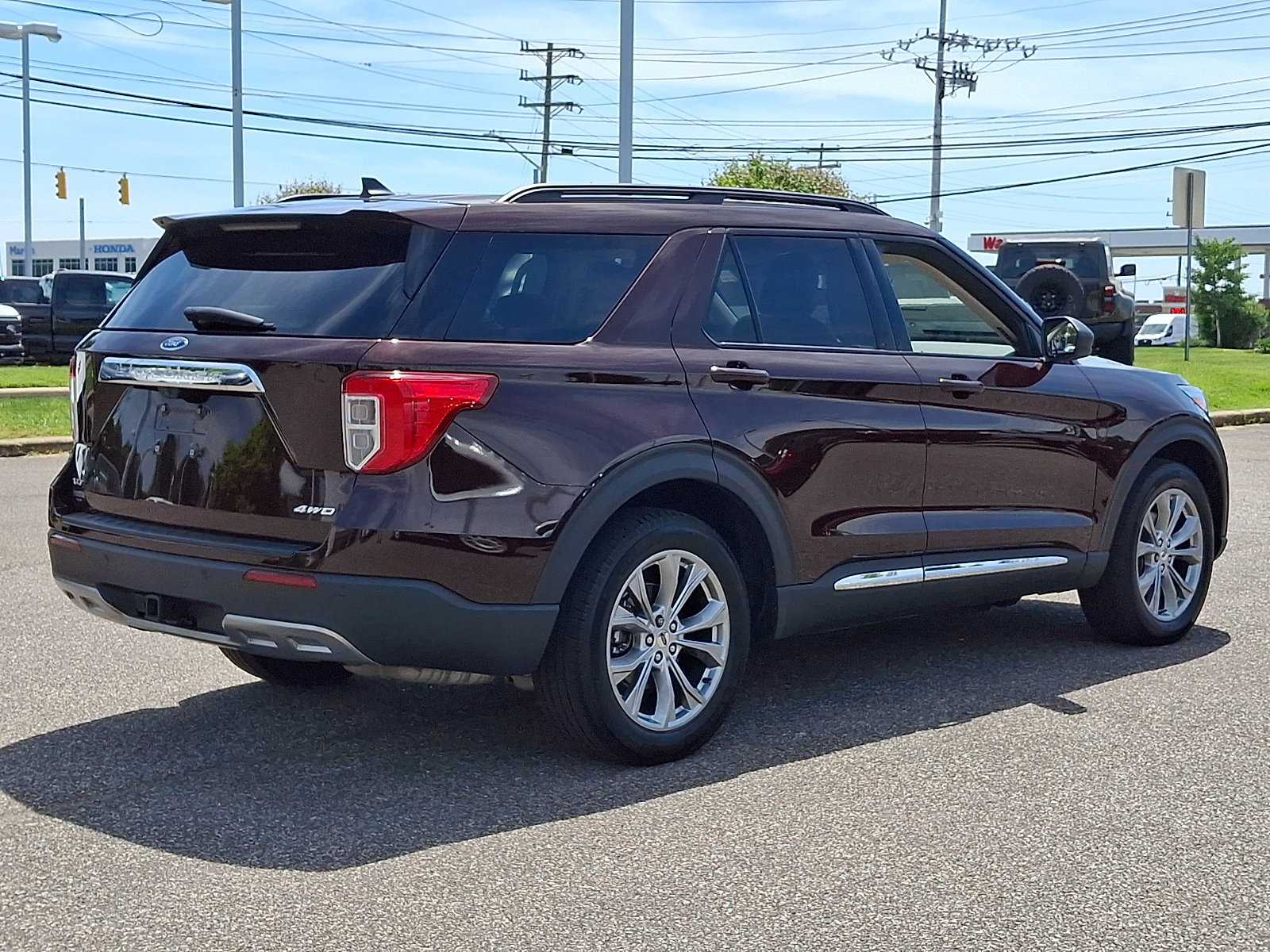 Certified 2023 Ford Explorer XLT w/ Equipment Group 202A AWD/4WD image 10
