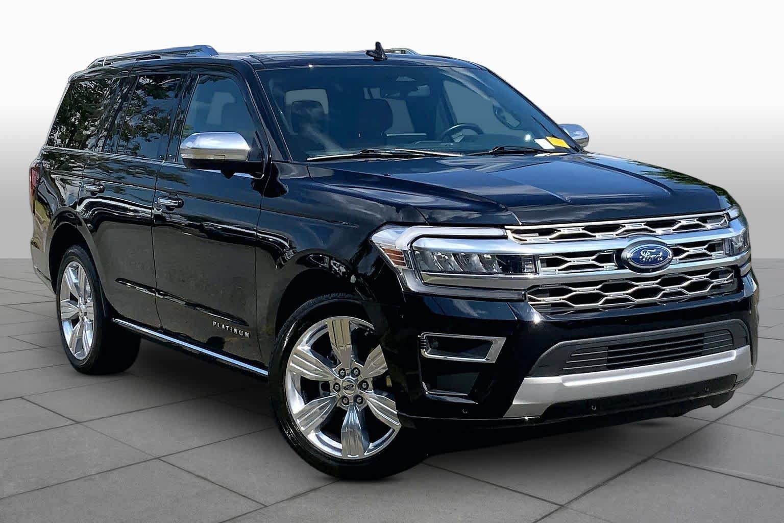 Certified 2023 Ford Expedition Platinum RWD image 3