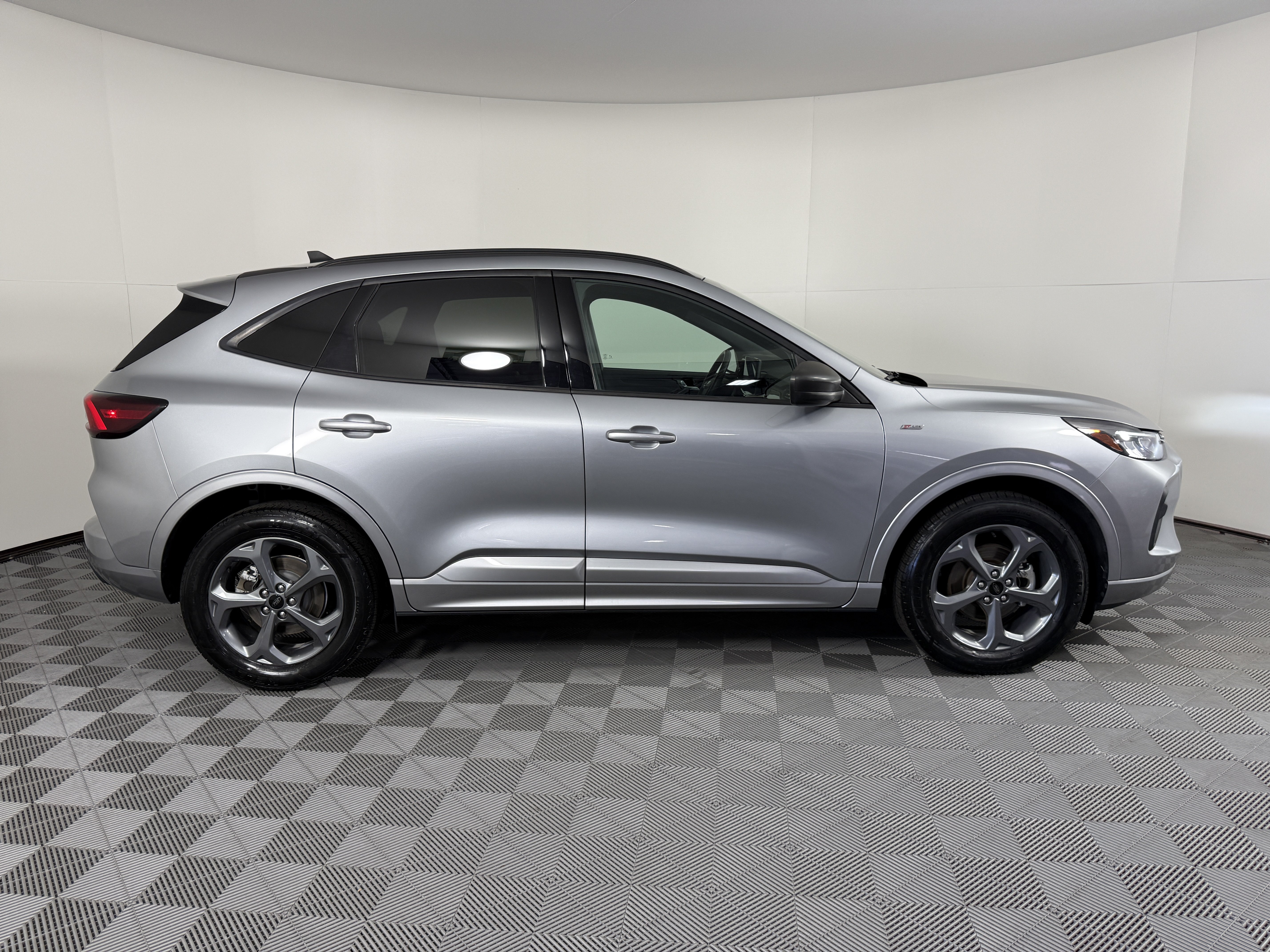 Certified 2023 Ford Escape ST-Line w/ Tech Pack #1 AWD/4WD image 2