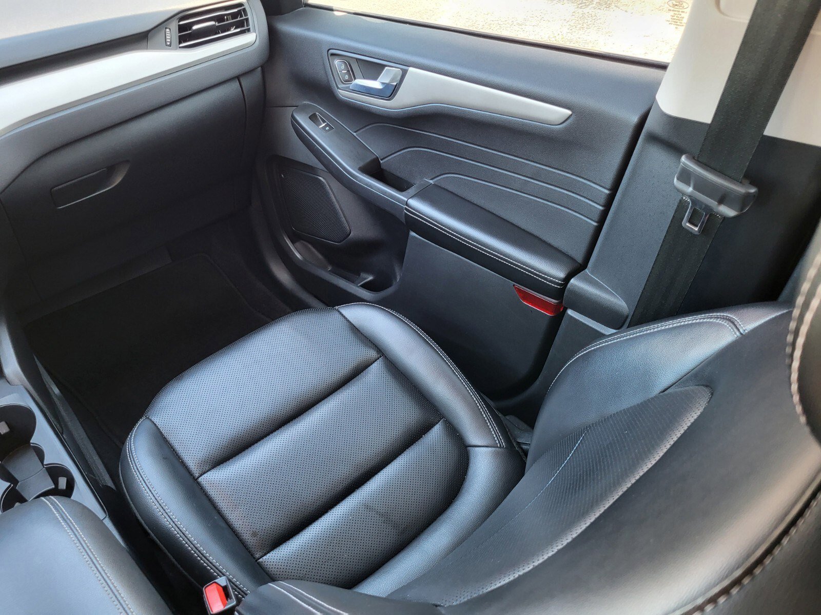 Certified 2022 Ford Escape SEL image 16