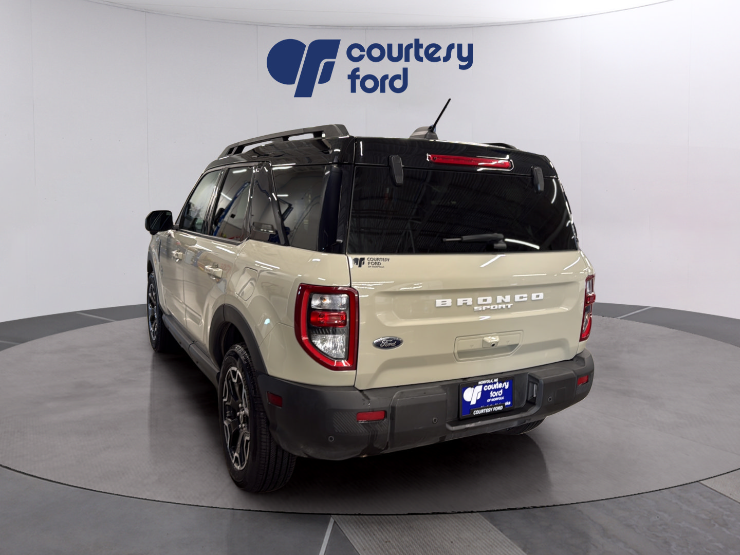 Certified 2025 Ford Bronco Sport Outer Banks w/ Outer Banks Tech Package+ AWD/4WD image 5
