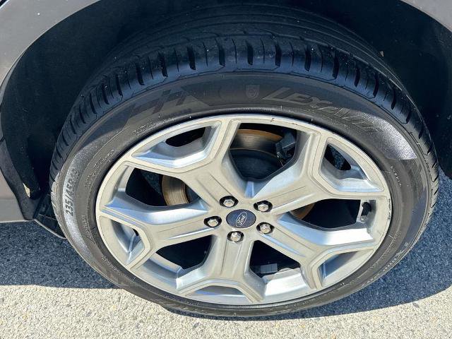 Certified 2019 Ford Escape Titanium FWD image 32