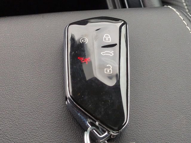 Used 2024 Volkswagen Atlas Cross Sport SE image 32