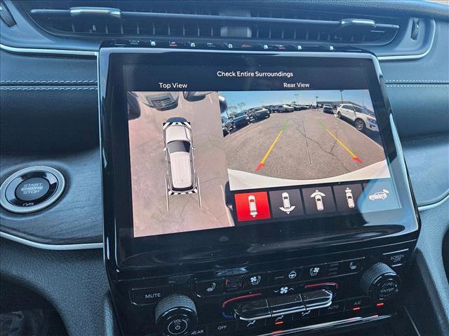 Used 2023 Jeep Grand Cherokee L Limited w/ Luxury Tech Group II image 16