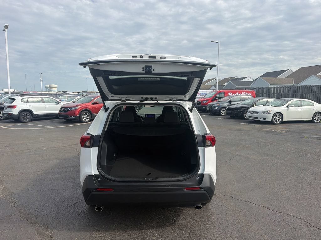 Used 2023 Toyota RAV4 XLE AWD/4WD image 44