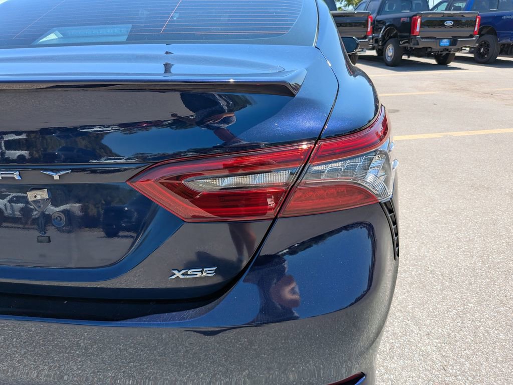 Used 2022 Toyota Camry XSE FWD image 11
