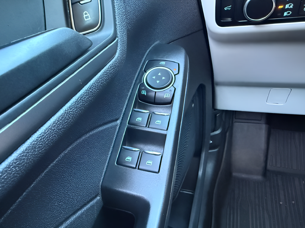 Certified 2023 Ford Escape Active AWD/4WD image 22