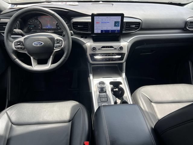 Certified 2024 Ford Explorer XLT w/ Equipment Group 202A AWD/4WD image 15
