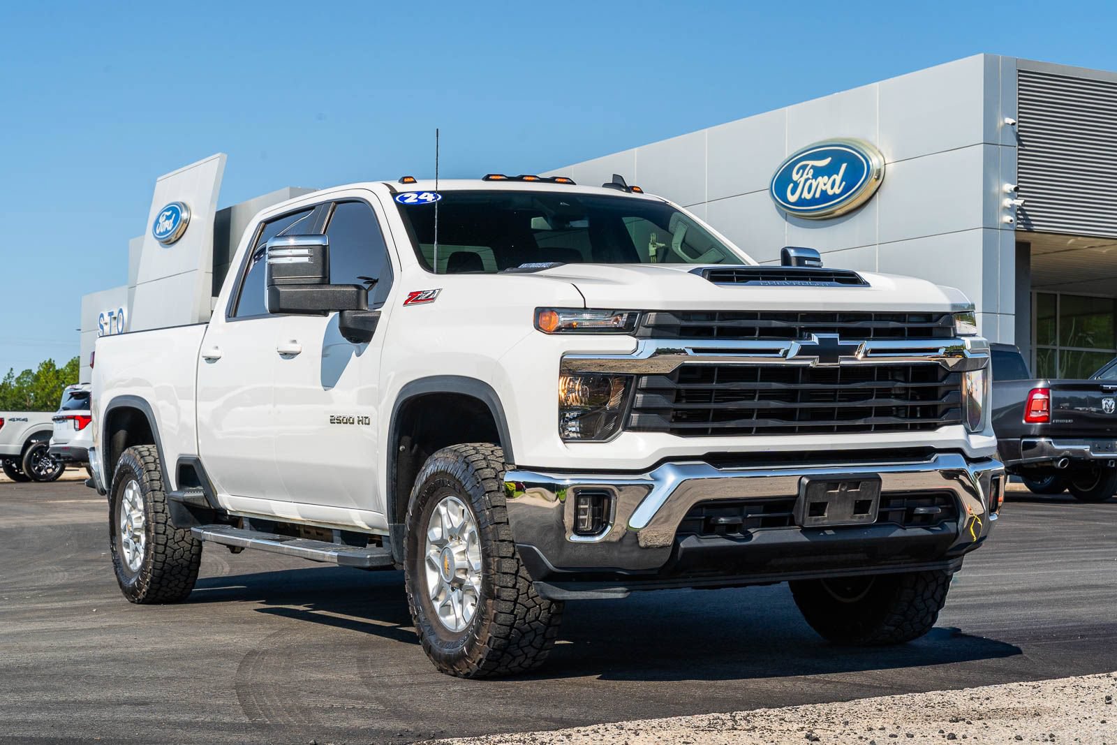 Used 2024 Chevrolet Silverado 2500 LT