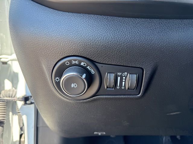 Used 2025 Jeep Compass Limited AWD/4WD image 18