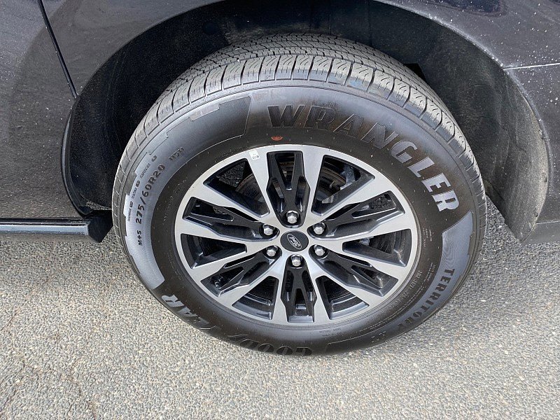 Certified 2025 Ford Expedition Max Platinum AWD/4WD image 14