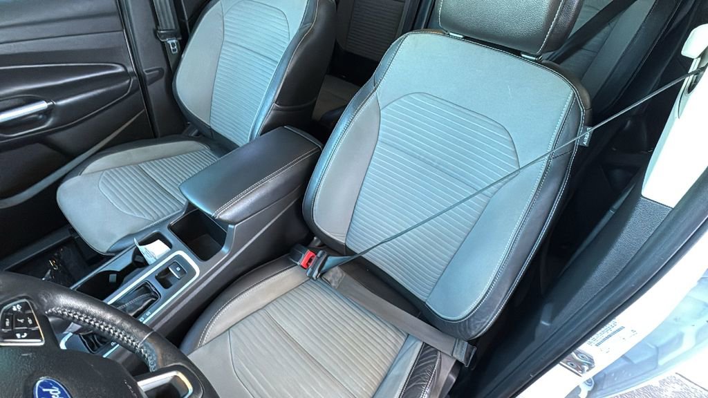 Certified 2017 Ford Escape SE w/ SE Sport Appearance Package image 22