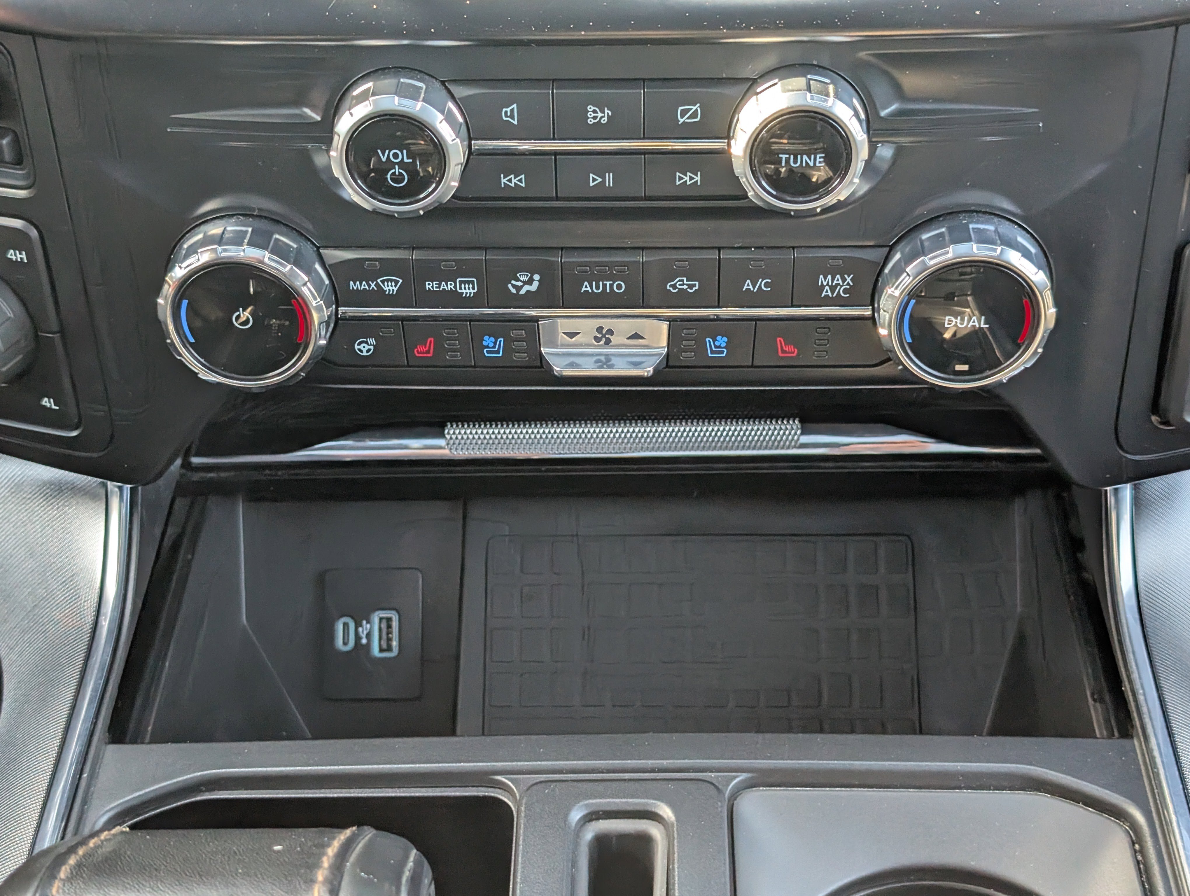 Certified 2022 Ford F150 Platinum w/ Equipment Group 701A High image 32