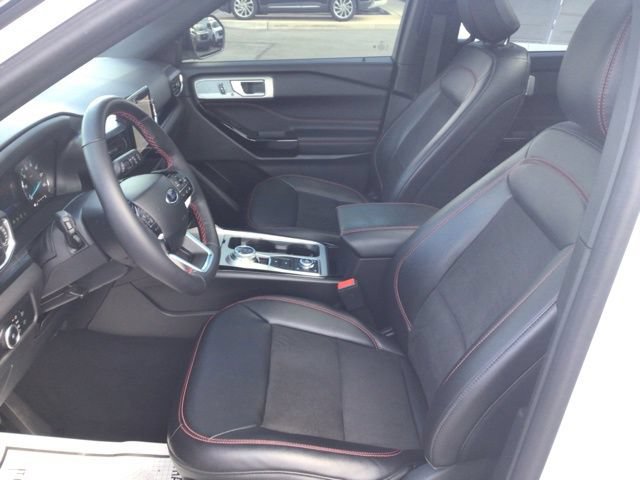 Certified 2024 Ford Explorer ST-Line w/ Class IV Trailer Tow Package AWD/4WD image 9