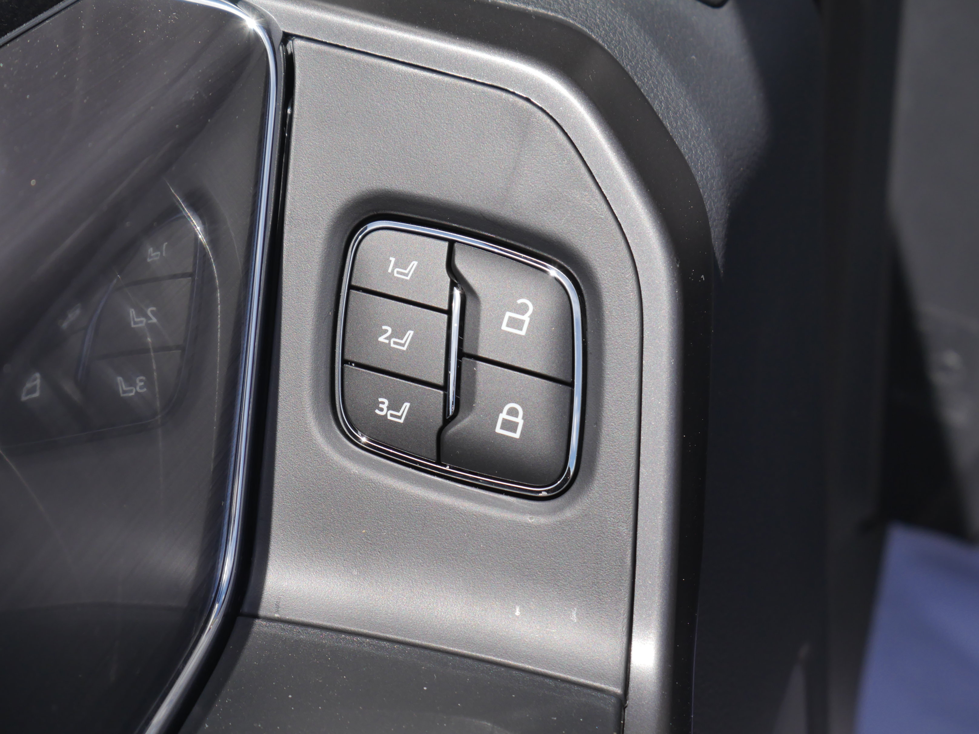 Certified 2025 Ford F150 Lariat AWD/4WD image 43
