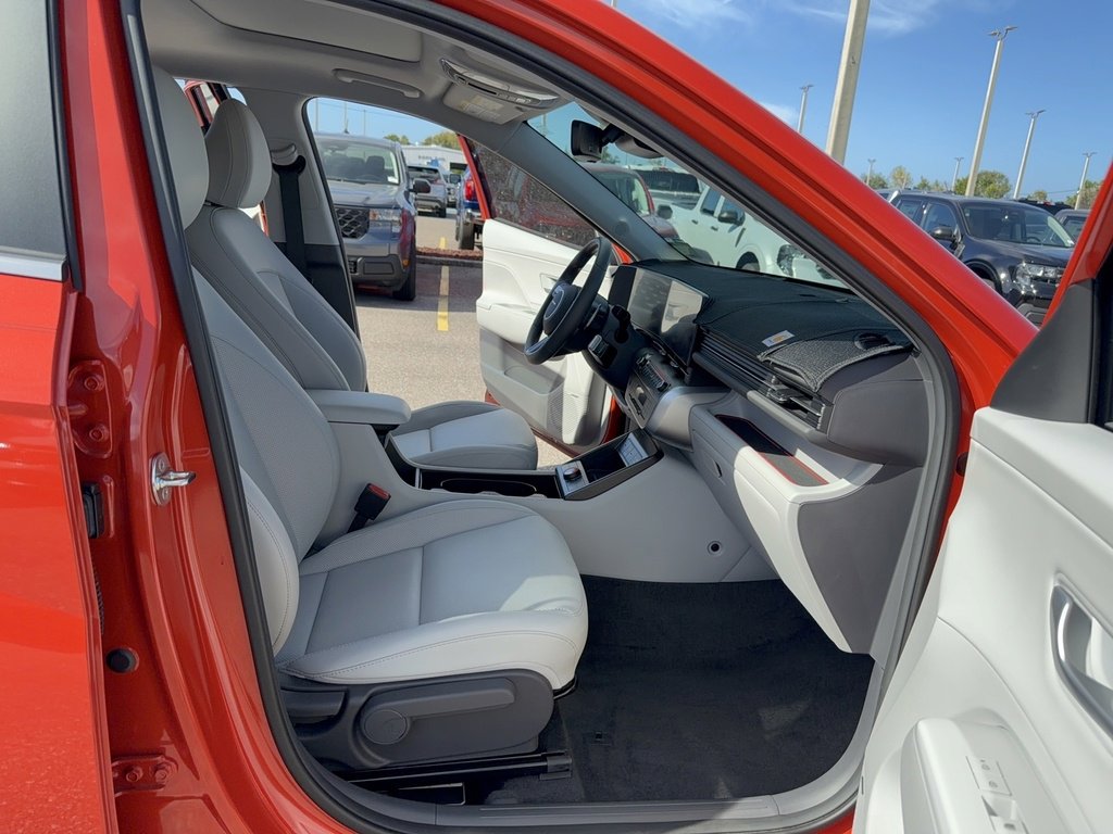 Used 2025 Hyundai Kona Limited image 13