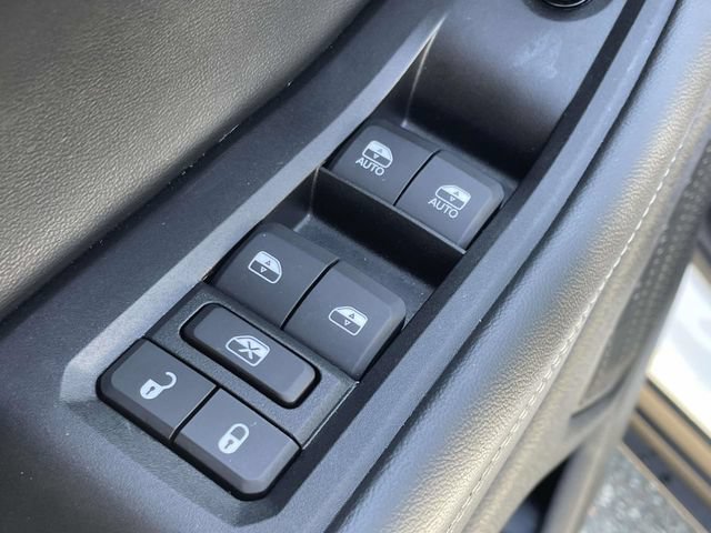 Used 2025 Jeep Grand Cherokee L Limited w/ Black Appearance Package AWD/4WD image 18
