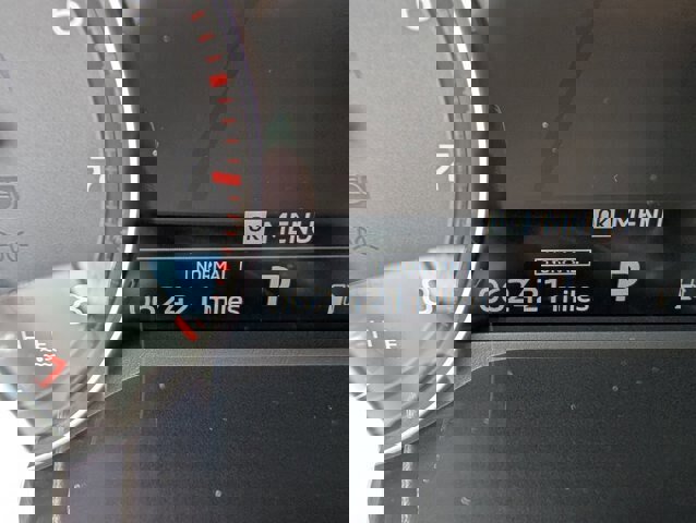 Used 2024 Mitsubishi Outlander SE image 19