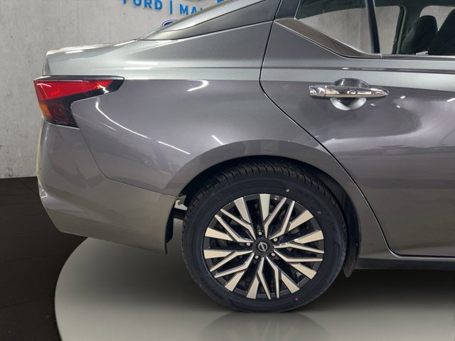 Used 2025 Nissan Altima 2.5 SV FWD image 33
