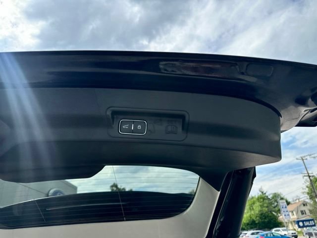 Certified 2025 Ford Explorer Active w/ Active Comfort Package AWD/4WD image 17