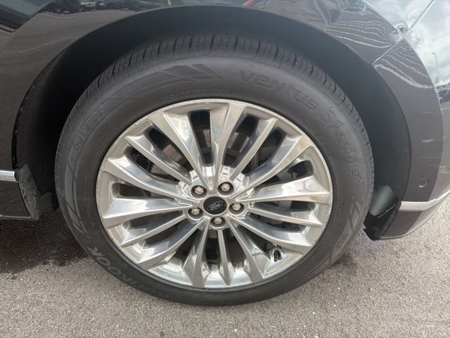 Certified 2021 Ford Edge Titanium w/ Equipment Group 301A AWD/4WD image 4