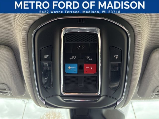 Used 2023 Jeep Grand Cherokee Limited AWD/4WD image 23