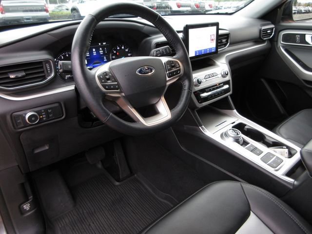 Certified 2022 Ford Explorer XLT w/ Equipment Group 202A image 14