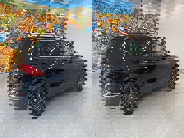 Used 2024 Volkswagen Tiguan SE image 7