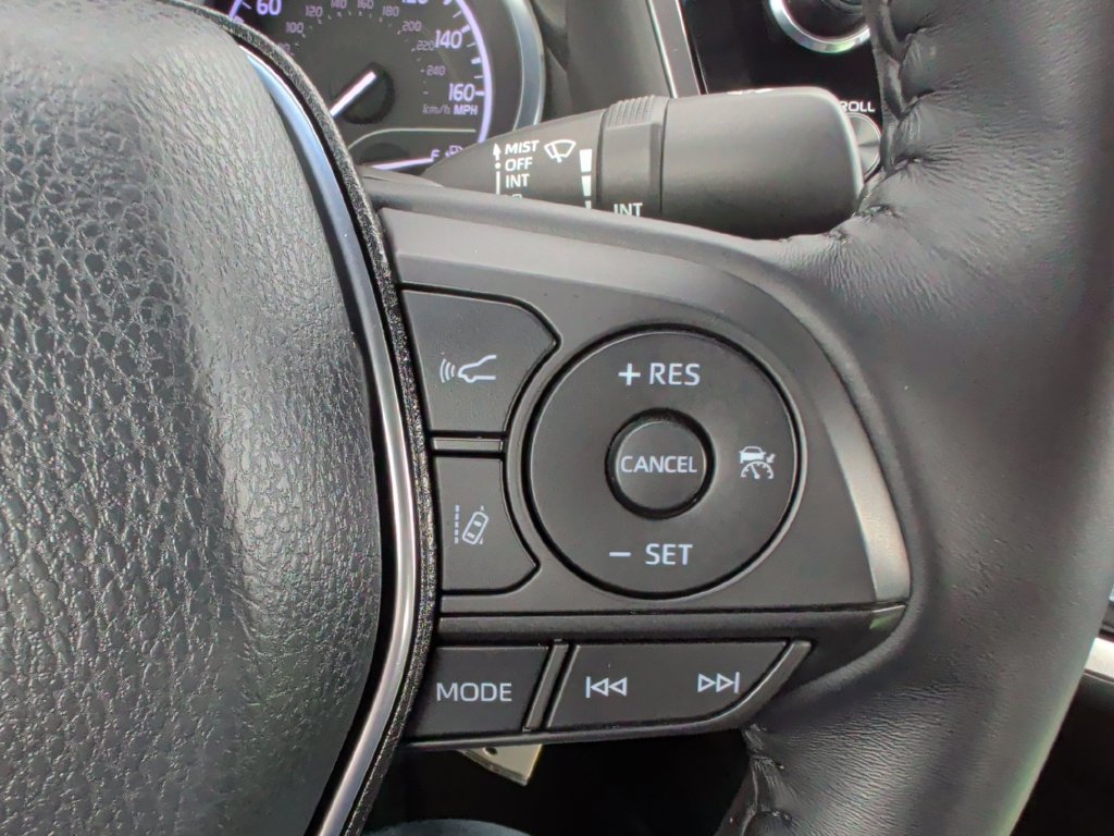 Used 2020 Toyota Camry SE FWD image 23